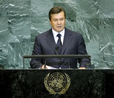 Portrait de (titres de civilité + nom) Son Excellence Viktor Yanukovych (Président), Ukraine