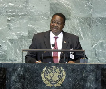 Portrait de (titres de civilité + nom) Son Excellence Arthur Peter Mutharika (Ministre des affaires étrangères), Malawi