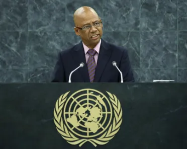 Portrait de (titres de civilité + nom) Son Excellence Winston G. Lackin (Ministre des affaires étrangères), Suriname
