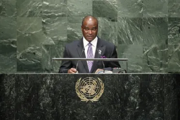 Portrait de (titres de civilité + nom) Son Excellence Samura Kamara (Ministre des affaires étrangères), Sierra Leone