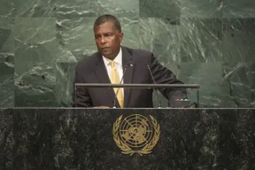 Portrait de (titres de civilité + nom) Son Excellence Frederick Mitchell (Ministre des affaires étrangères), Bahamas