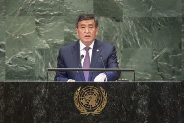 Portrait de (titres de civilité + nom) Son Excellence Sooronbai Jeenbekov (Président), Kirghizistan