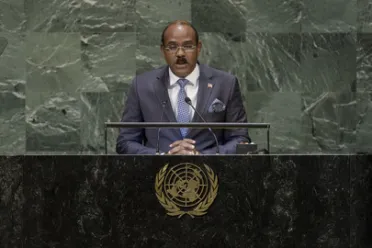 Portrait de (titres de civilité + nom) Son Excellence Gaston Alphonso Browne (Premier Ministre), Antigua-et-Barbuda