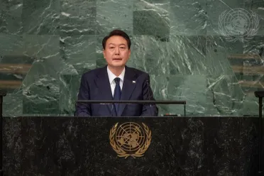 Portrait de (titres de civilité + nom) Son Excellence Yoon Suk Yeol (Président), République de Corée