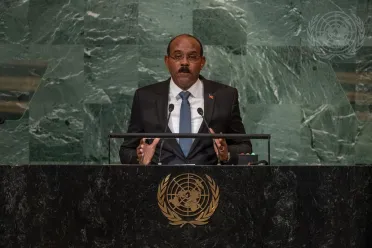 Portrait de (titres de civilité + nom) Son Excellence Gaston Alphonso Browne (Premier Ministre), Antigua-et-Barbuda