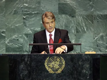 Portrait de (titres de civilité + nom) Son Excellence Victor Yushchenko (Président), Ukraine