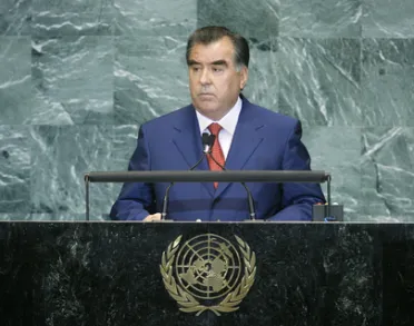 Portrait de (titres de civilité + nom) Son Excellence Emomali Rahmon (Président), Tadjikistan