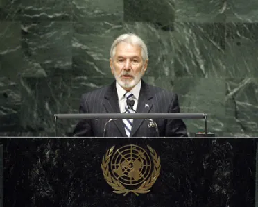 Portrait de (titres de civilité + nom) Son Excellence Samuel Santos López (Ministre des affaires étrangères), Nicaragua