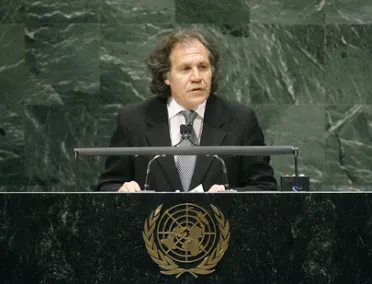 Portrait de (titres de civilité + nom) Son Excellence Luis Leonardo Almagro (Ministre des affaires étrangères), Uruguay