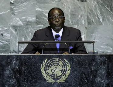 Portrait de (titres de civilité + nom) Son Excellence Robert Mugabe (Président), Zimbabwe