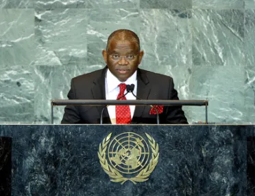 Portrait de (titres de civilité + nom) Son Excellence Georges Rebelo Chikoti (Ministre des affaires étrangères), Angola
