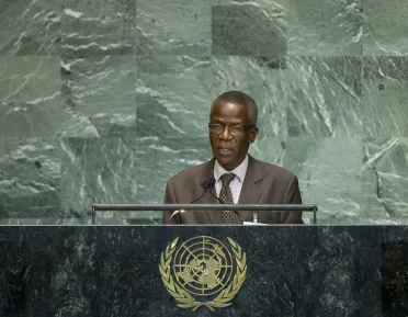 Portrait de (titres de civilité + nom) Son Excellence Edouard Niankoye Lama (Ministre des affaires étrangères), Guinée