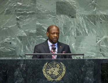 Portrait de (titres de civilité + nom) Son Excellence Denzil Douglas (Premier Ministre), Saint-Kitts-et-Nevis