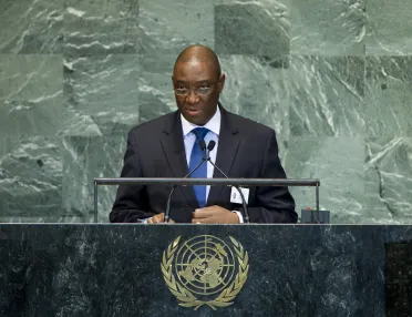 Portrait de (titres de civilité + nom) Son Excellence Oldemiro Marques Balói (Ministre des affaires étrangères), Mozambique