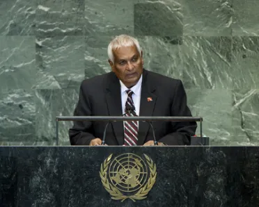 Portrait de (titres de civilité + nom) Son Excellence Winston Dookeran (Ministre des affaires étrangères), Trinité-et-Tobago