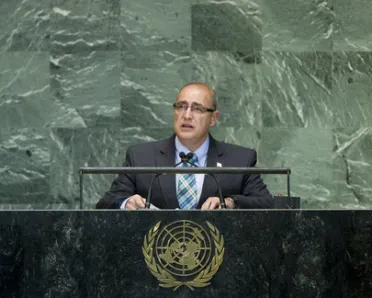 Portrait de (titres de civilité + nom) Son Excellence Marco Albuja (Vice-Ministre des affaires étrangères), Équateur