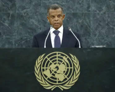Retrato de (cargo + nombre) Su Excelencia Carlos Filomeno Agostinho Das Neves (Representante Permanente ante las Naciones Unidas), Santo Tomé y Príncipe