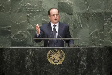 Portrait de (titres de civilité + nom) Son Excellence François Hollande (Président), France