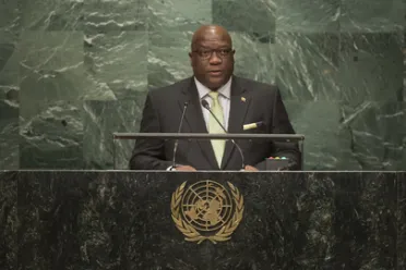 Portrait de (titres de civilité + nom) Son Excellence Timothy Harris (Premier Ministre), Saint-Kitts-et-Nevis