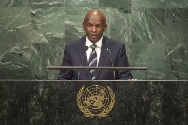 Portrait de (titres de civilité + nom) Son Excellence Alain Aimé Nyamitwe (Ministre des relations extérieures), Burundi