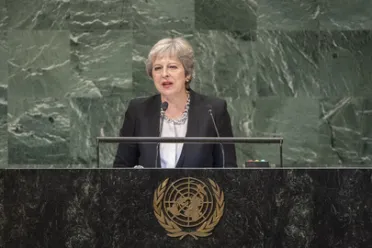 Portrait de (titres de civilité + nom) Son Excellence Theresa May (Première Ministre), Royaume-Uni de Grande-Bretagne et d’Irlande du Nord