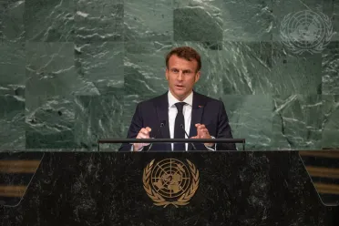 Portrait de (titres de civilité + nom) Son Excellence Emmanuel Macron (Président), France