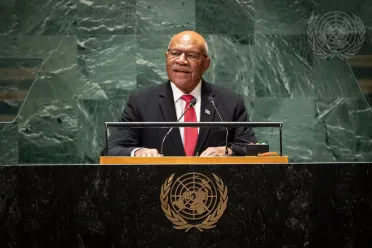 (职位+姓名)的照片 西蒂维尼·兰布卡先生阁下 (总理), 斐济